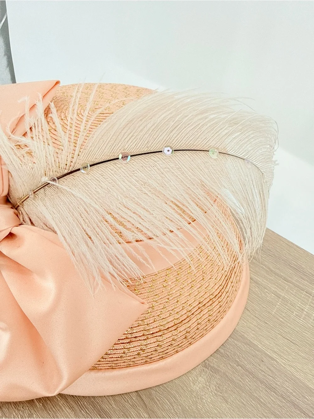 Whittall & Shon Vintage Peach Brimmed Hat Fascinator Derby Wedding Church Races